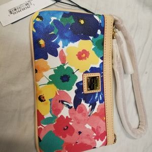 New Dooney and Bourke large wristlet